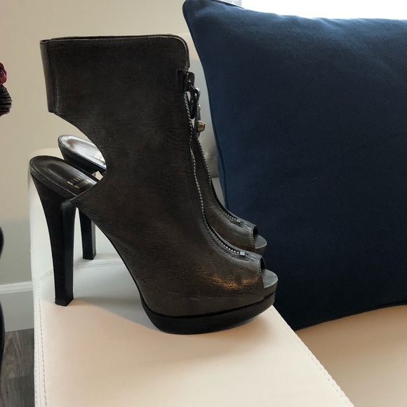 Stuart Weitzman Shoes - Stuart Weitzman bootie